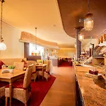 Wegner - T H E Culinary Art Otel